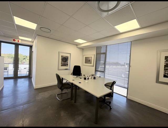 115M² OFFICE TO LET IN MAGALIESSIG
